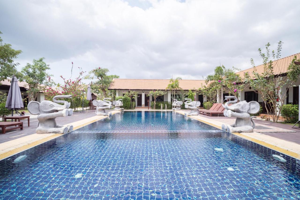 Oyo 837 Baan Kiang Nam Resort بانغْلامونغْ المظهر الخارجي الصورة